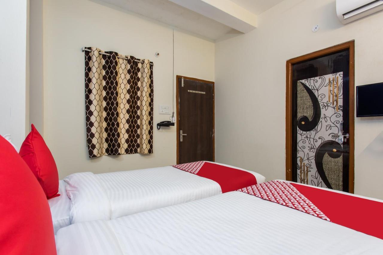 Oyo 27862 Hotel Brooklyn Indore Bagian luar foto