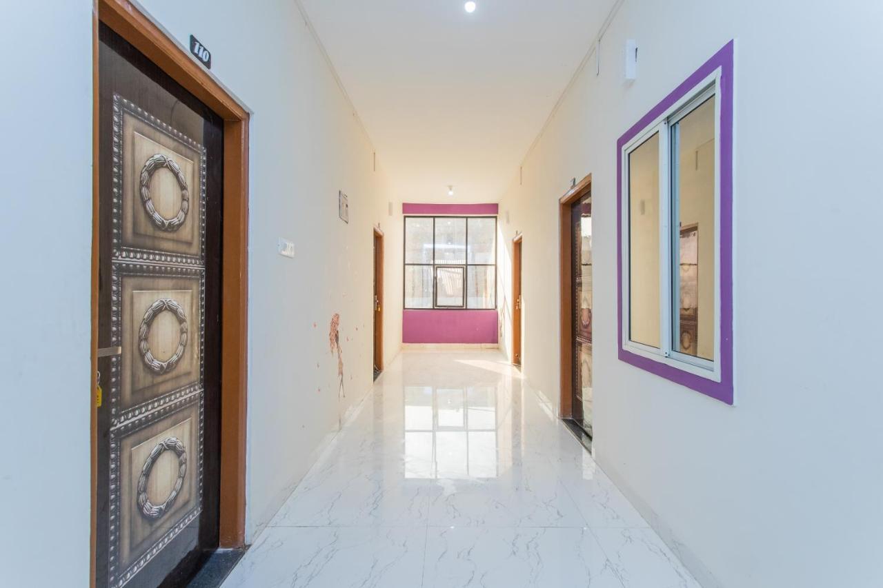 Oyo 27862 Hotel Brooklyn Indore Bagian luar foto