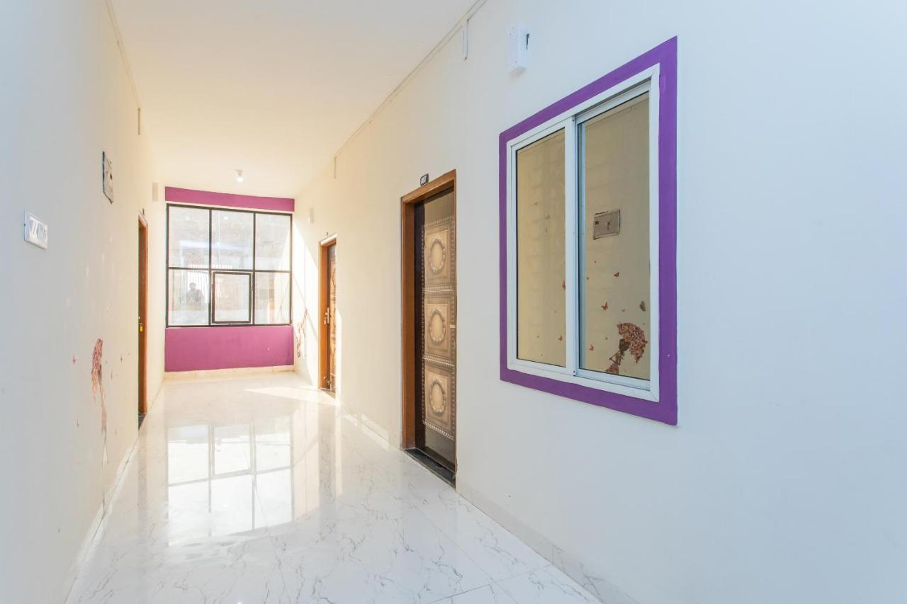 Oyo 27862 Hotel Brooklyn Indore Bagian luar foto